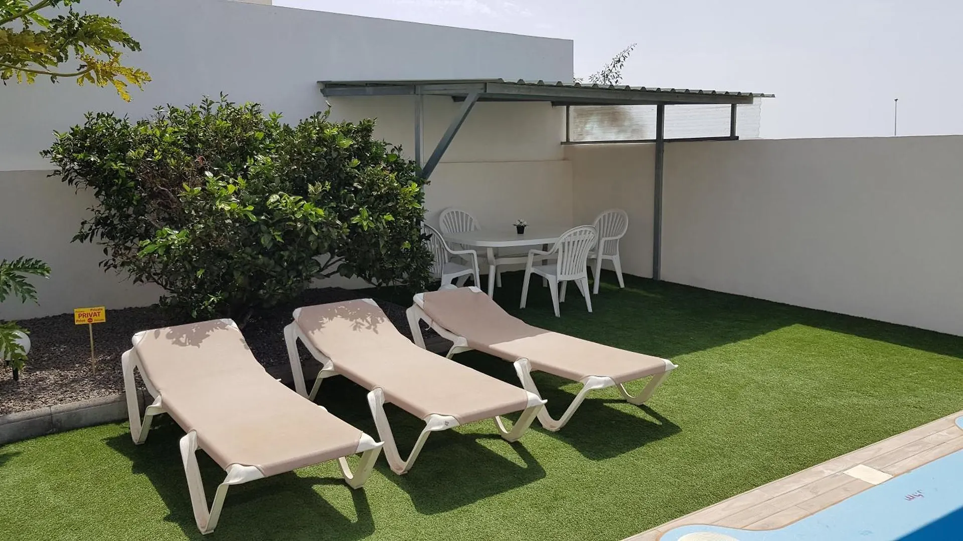 Kleine Ferienanlage Mit Pool, Spielplatz & Boule Im Zentrum Tias