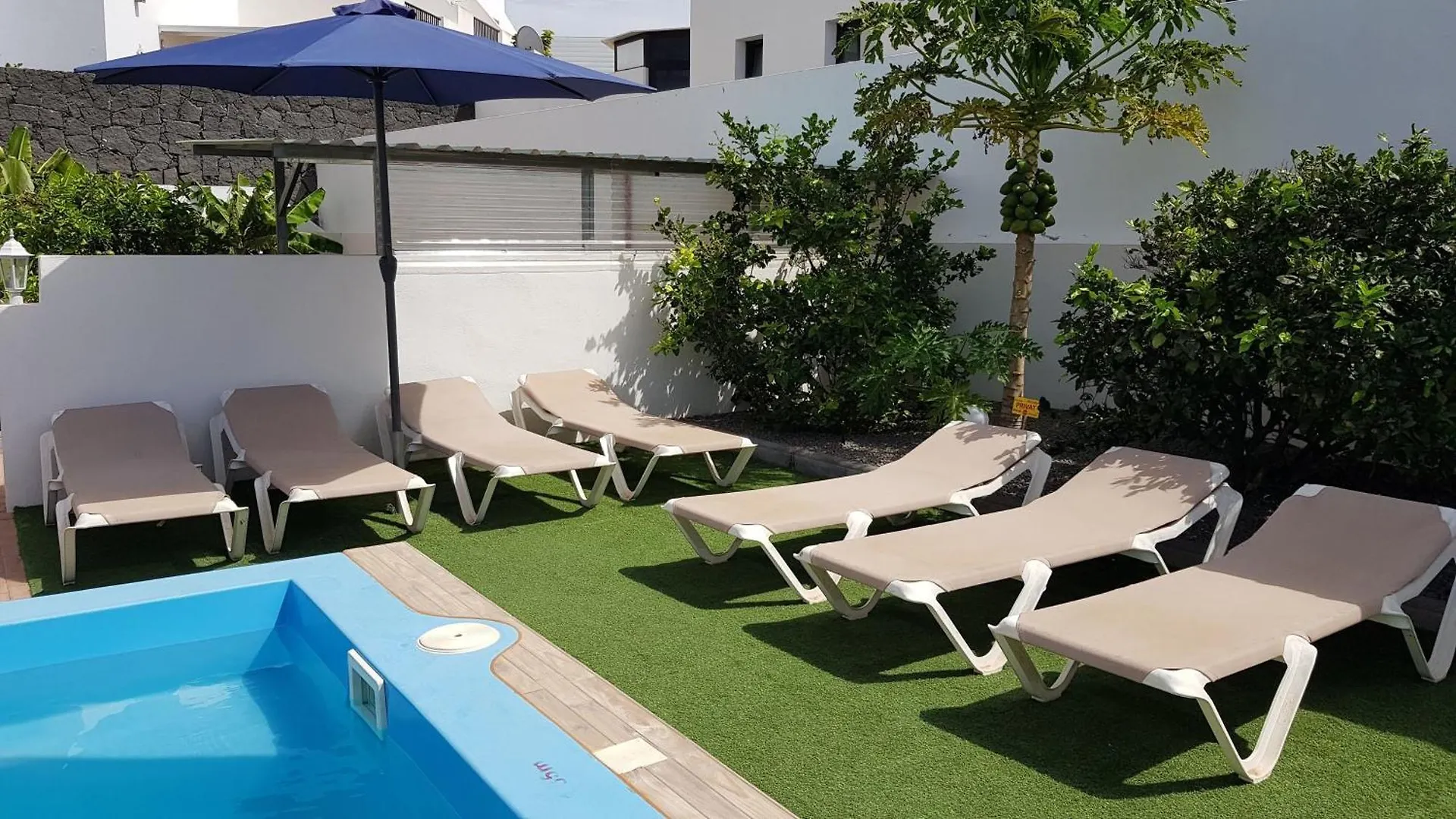 Kleine Ferienanlage Mit Pool, Spielplatz & Boule Im Zentrum Tias 0*,