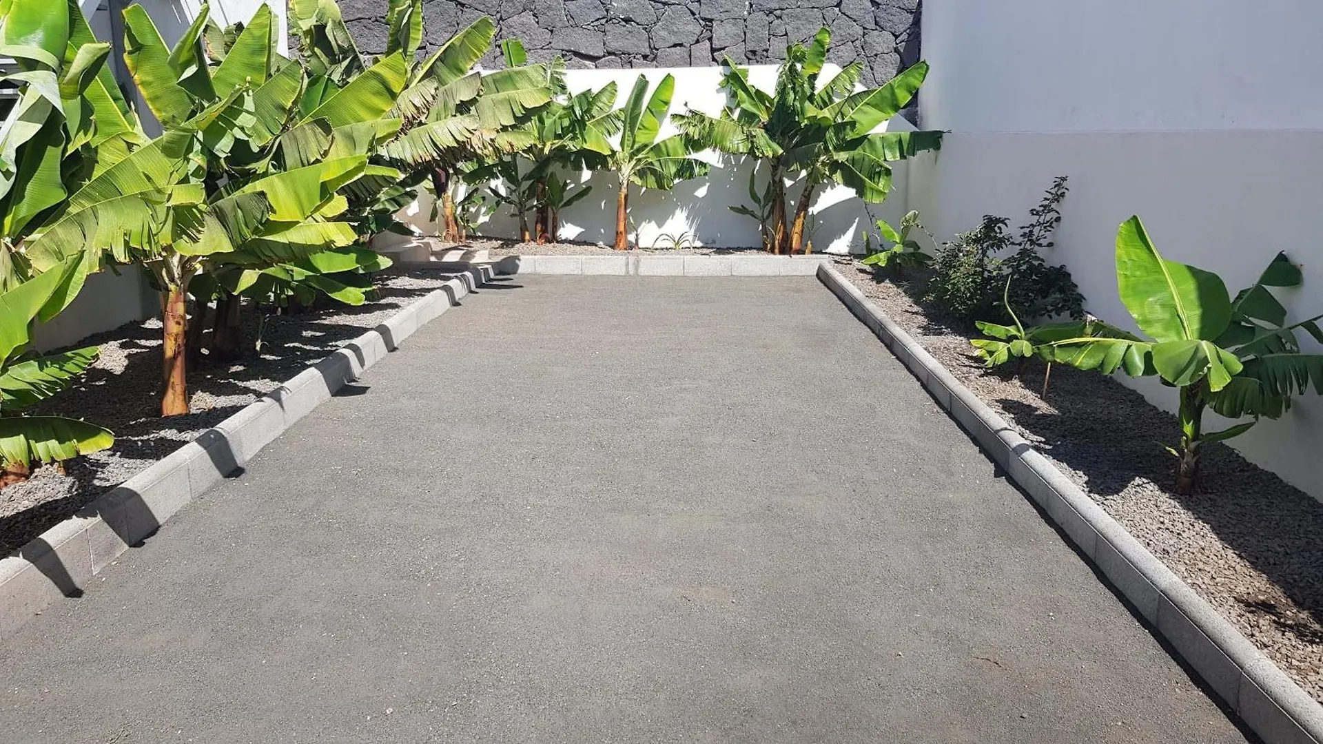 Kleine Ferienanlage Mit Pool, Spielplatz & Boule Im Zentrum Tias Apartment